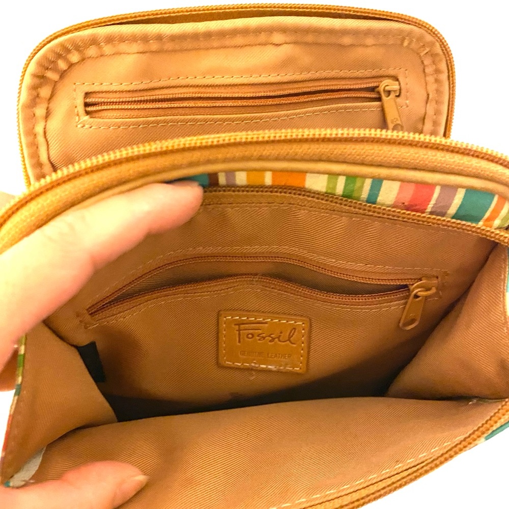 Fossil Wallet Crossbody Bag - Picture 5 of 11